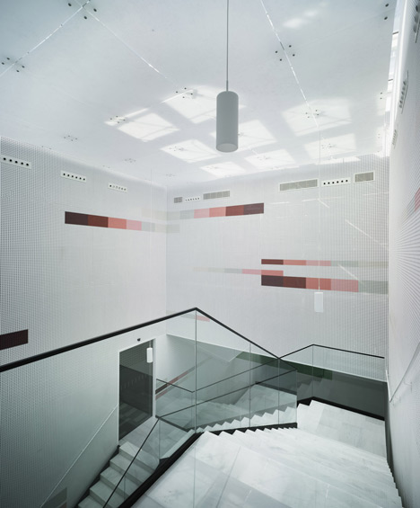 Confederation of Employers of Albacete Headquarters by Cor and Associados Confederation of Employers of Albacete Headquarters by Cor and Associados