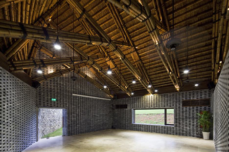 Dailai Conference Hall by Vo Trong Nghia
