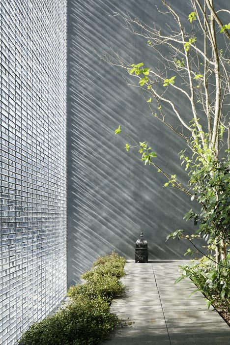 Optical Glass House by Hiroshi Nakamura Optical Glass House by Hiroshi Nakamura