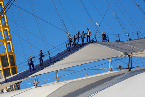 Up at the O2 by Rogers Stirk Harbour + Partners Up at the O2 by Rogers Stirk Harbour + Partners