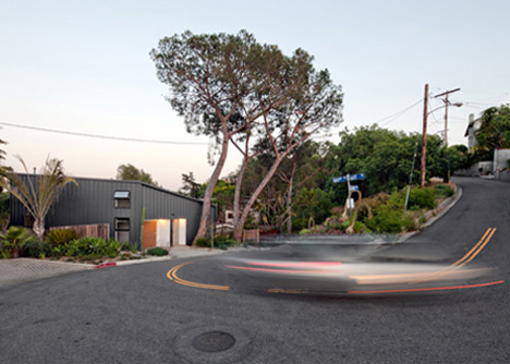 BIG small House by Anonymous Architects