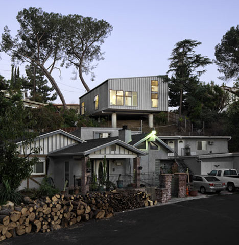 BIG small House by Anonymous Architects