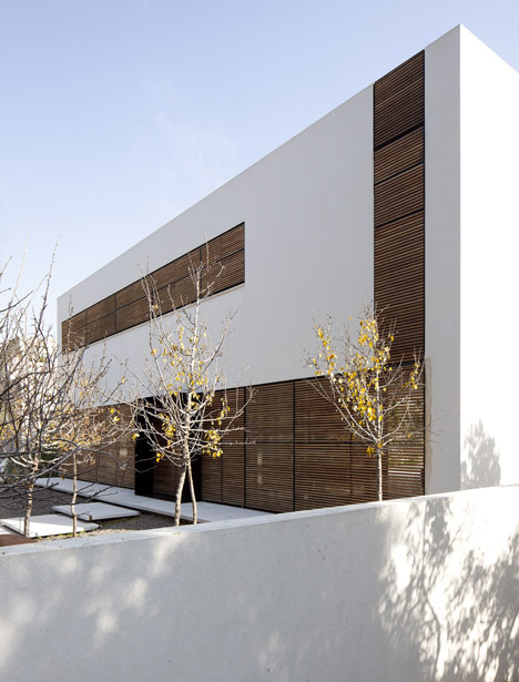Kfar Shmaryahu House by Pitsou Kedem