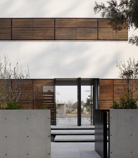 Kfar Shmaryahu House by Pitsou Kedem