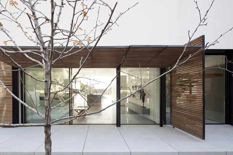 Kfar Shmaryahu House by Pitsou Kedem