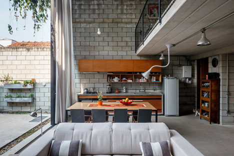 Maracanã House by Terra e Tuma Maracanã House by Terra e Tuma