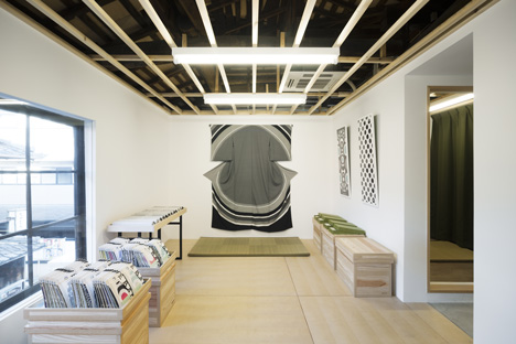 OtsukaGofukuten kimono store by Yusuke Seki OtsukaGofukuten kimono store by Yusuke Seki