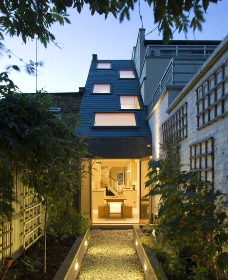 Slim House by Alma-nac Slim House by Alma-nac