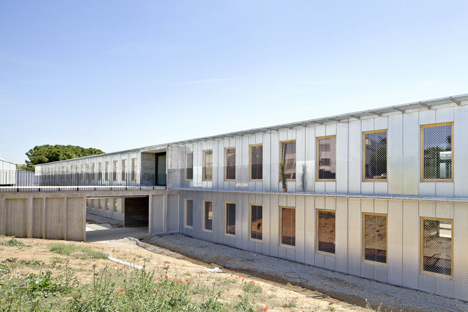 Student Housing by H Arquitectes and dataAE