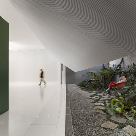 Studio R by Studio MK27 Studio R by Studio MK27