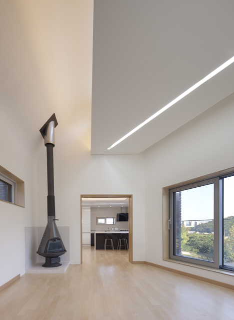 The Curving House by JOHO Architecture