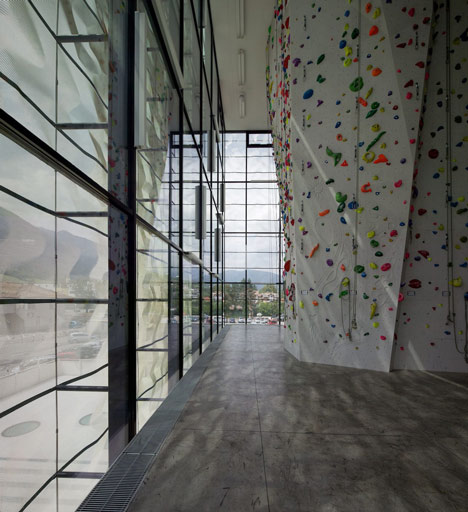 Vertikale Kletterhalle Brixen by Lanz + Mutschlechner and Wolfgang Meraner Vertikale Kletterhalle Brixen by Lanz + Mutschlechner and Wolfgang Meraner