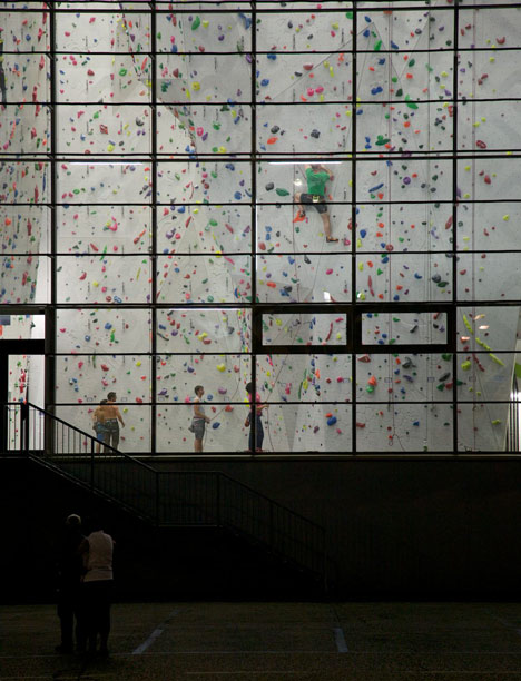 Vertikale Kletterhalle Brixen by Lanz + Mutschlechner and Wolfgang Meraner Vertikale Kletterhalle Brixen by Lanz + Mutschlechner and Wolfgang Meraner