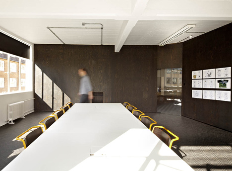 18 Feet and Rising Offices by Studio Octopi