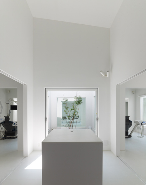 Chiyodanomori Dental Clinic by Hironaka Ogawa Chiyodanomori Dental Clinic by Hironaka Ogawa