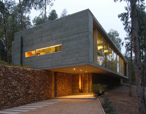 Omnibus House by Gubbins Arquitectos