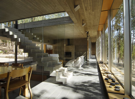 Omnibus House by Gubbins Arquitectos