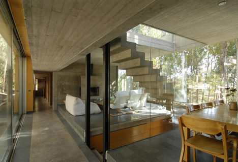 Omnibus House by Gubbins Arquitectos