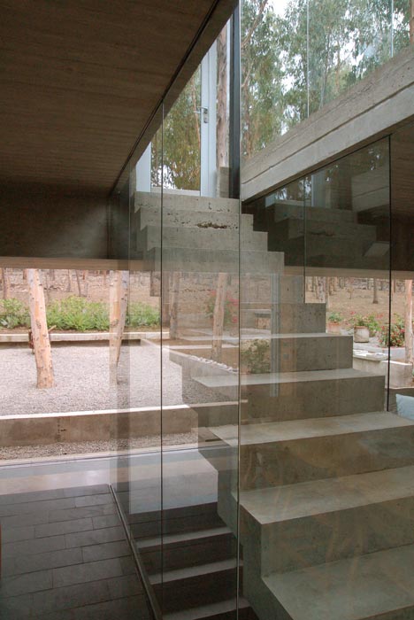 Omnibus House by Gubbins Arquitectos