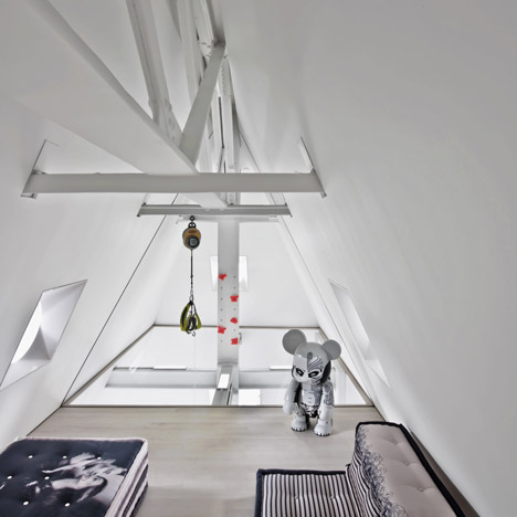 Skyhouse by David Hotson and Ghislaine Viñas Skyhouse by David Hotson and Ghislaine Viñas