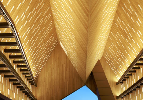 Market Hall by Robbrecht en Daem and Marie-José Van Hee