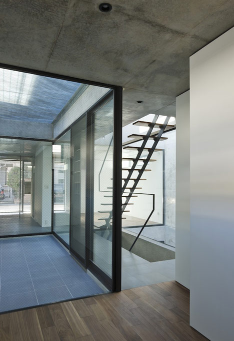 NEUT by Apollo Architects & Associates NEUT by Apollo Architects & Associates
