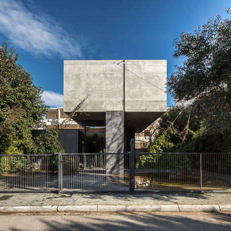 Residence in Kato Kifissia by Tense Architecture Network