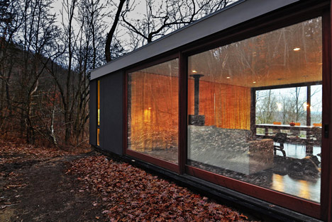 Stacked Cabin by Johnsen Schmaling Architects Stacked Cabin by Johnsen Schmaling Architects