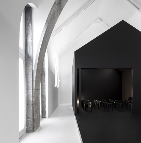Centro Interpretação do Românico Paredes by spaceworkers