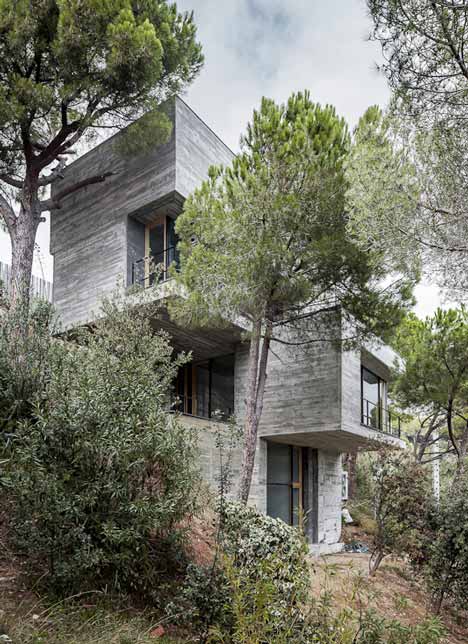 Mediterrani 32, Sant Pol de Mar by Daniel Isern