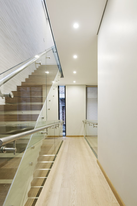 4.5x20 House by AHL Architects Associates 4.5x20 House by AHL Architects Associates