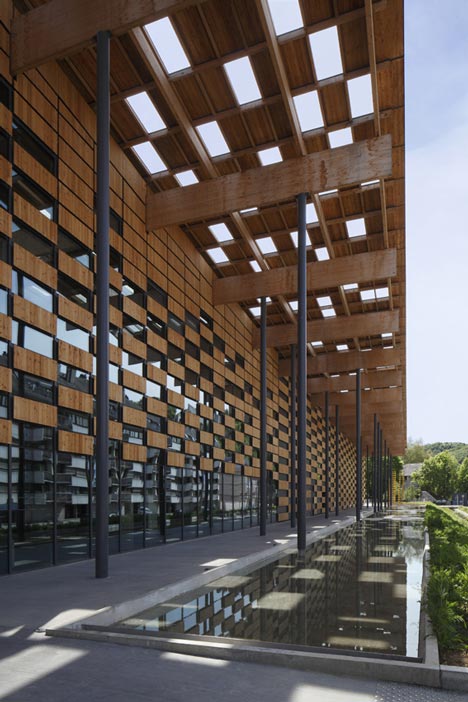 Besancon Art Centre and Cite de la Musique by Kengo Kuma and Associates Besancon Art Centre and Cite de la Musique by Kengo Kuma and Associates