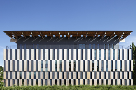 Besancon Art Centre and Cite de la Musique by Kengo Kuma and Associates Besancon Art Centre and Cite de la Musique by Kengo Kuma and Associates