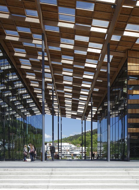 Besancon Art Centre and Cite de la Musique by Kengo Kuma and Associates Besancon Art Centre and Cite de la Musique by Kengo Kuma and Associates