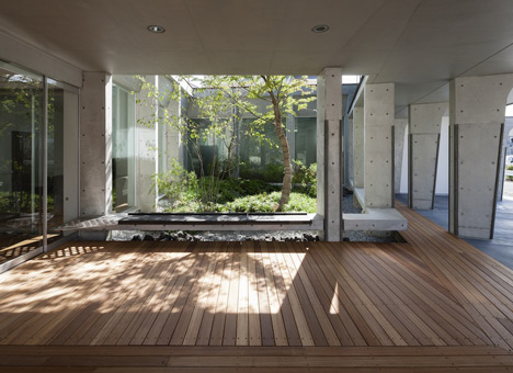 Lifted-garden House by acaa