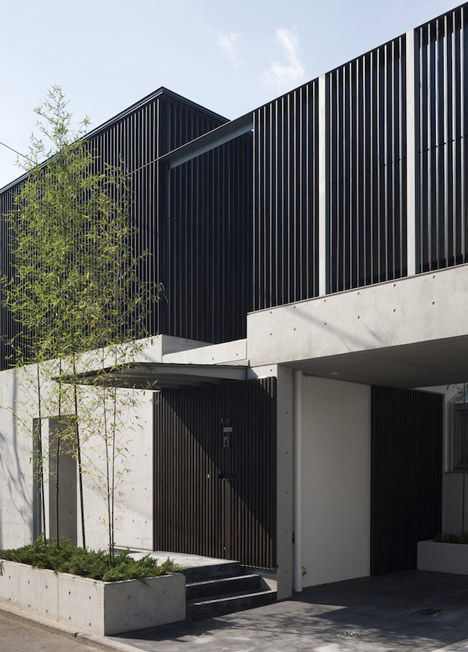 Lifted-garden House by acaa