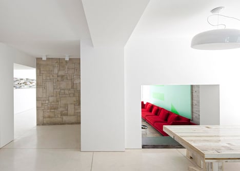 An Urban Villa by Pitsou Kedem Architects
