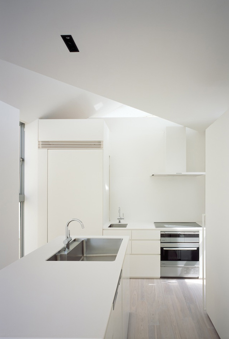 Arrow by Apollo Architects & Associates