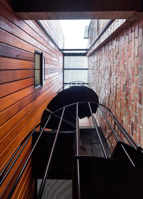 dezeen_HOUSE House by Andrew Maynard Architects_14