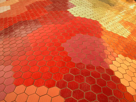 The restoration of Santa Caterina Market, Barcelona, by Enric Miralles and Benedetta Tagliabue – Architecture prize, Tile of Spain Awards 2004. Image courtesy of ASCER