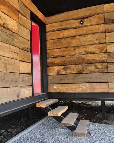 Hijuela El Durazno Caretaker's House by emA Hijuela El Durazno Caretaker's House by emA