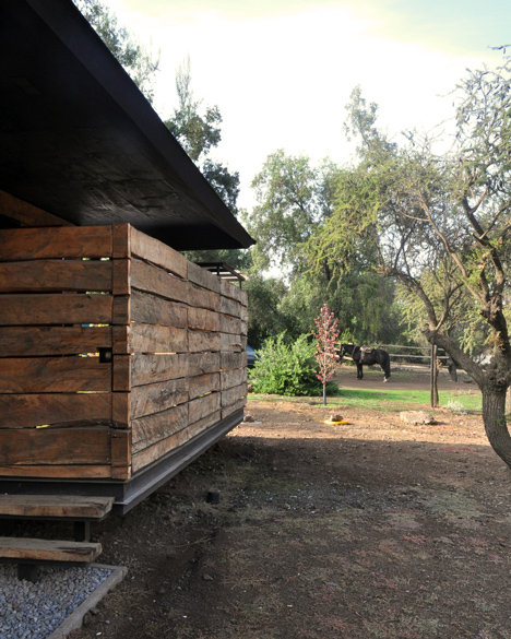 Hijuela El Durazno by emHijuela El Durazno Caretaker's House by emAA Hijuela El Durazno Caretaker's House by emA