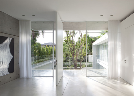 House Between Two Yards by Pitsou Kedem