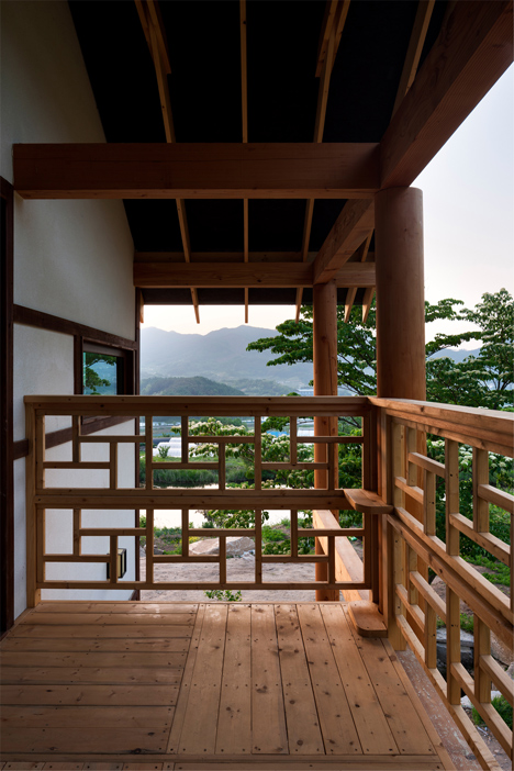 House in Geochang by studio_GAON