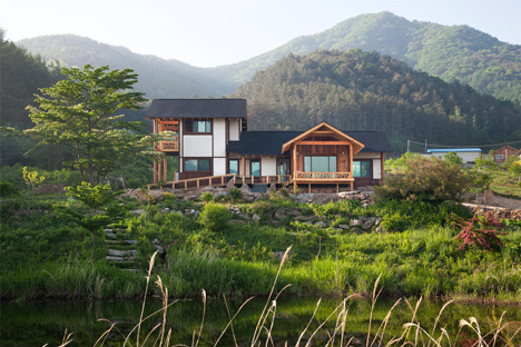 House in Geochang by studio_GAON