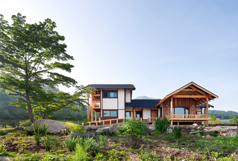 House in Geochang by studio_GAON