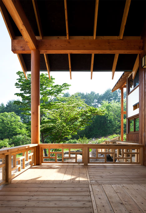 House in Geochang by studio_GAON