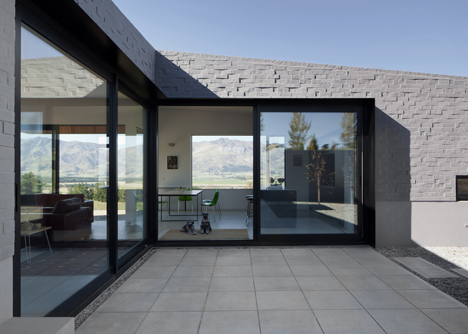 Lake Hawea Courtyard House by Glamuzina Paterson Architects