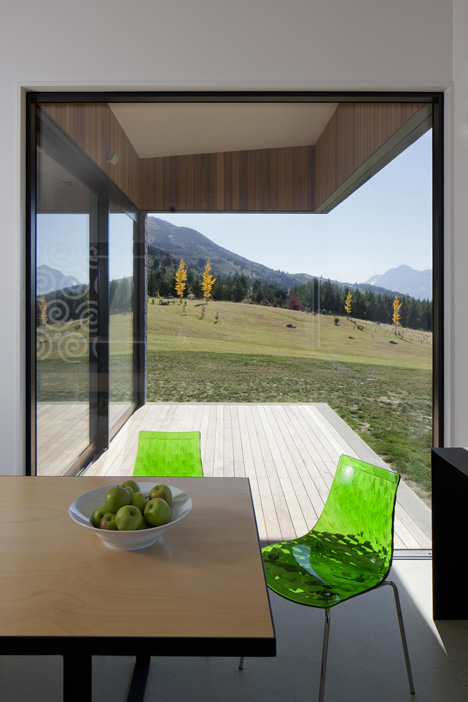 Lake Hawea Courtyard House by Glamuzina Paterson Architects