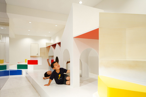 Pixy Hall by Moriyuki Ochiai Architects 